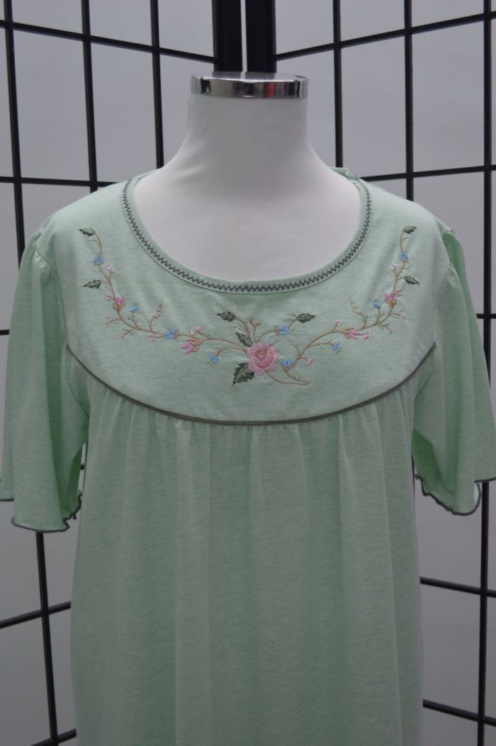 Camisa de dormir mangas borboletas bordado rosas, Verde menta