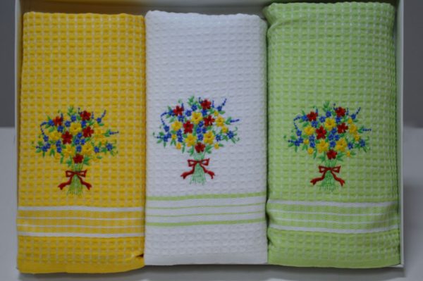 Conjunto de 3 panos em favo em caixa presente, Bordado ramo de Flores