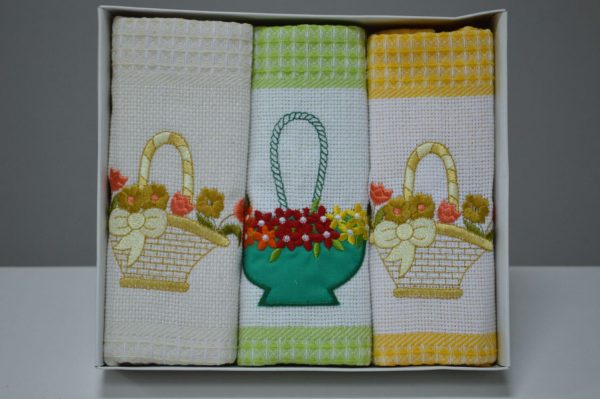 Conjunto de 3 panos em favo em caixa presente, Bordado Cestas de Flores