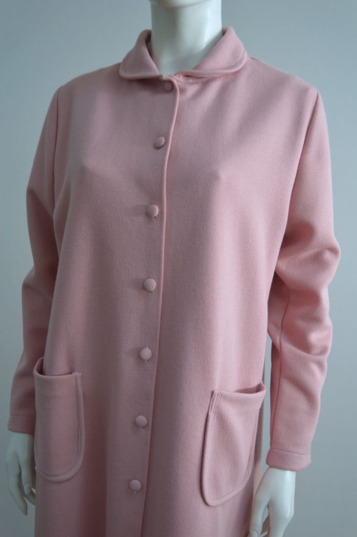 Robe de senhora com gola, Rosa