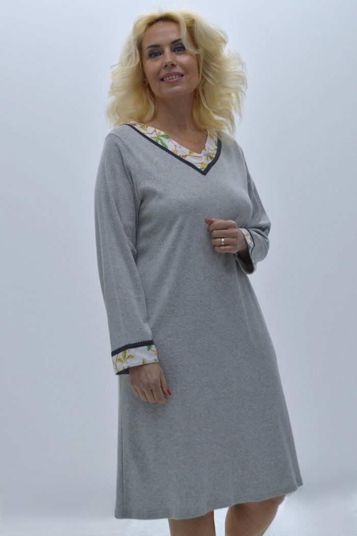 Conjunto de senhora de duas peças, Cinza