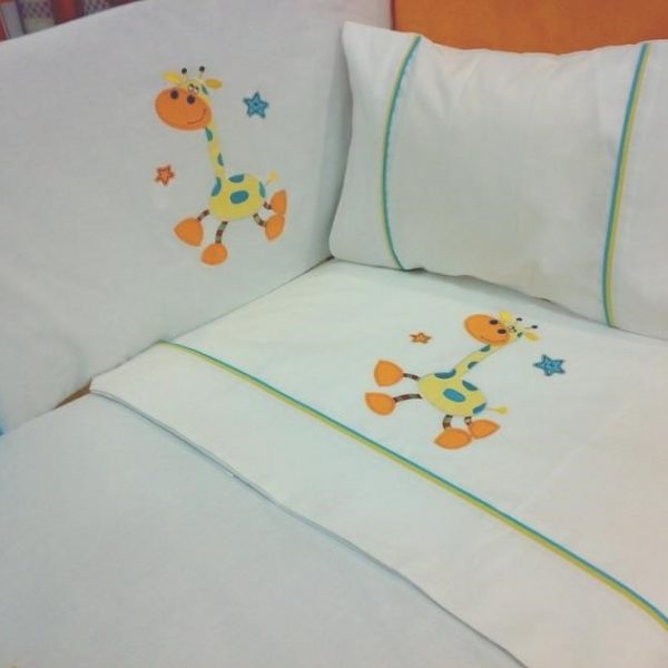 Conjunto de cama ou berço com resguardo de grades, capa de édredon e lençóis