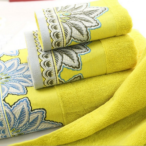 Toalhas de felpo 100% algodão com barra decorativa contrastante. Vários tamanhos e cores. Produção sob consulta. Foto ilustrativa.